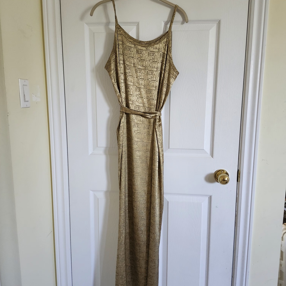 Elegant Gold Sleeveless Maxi Dress